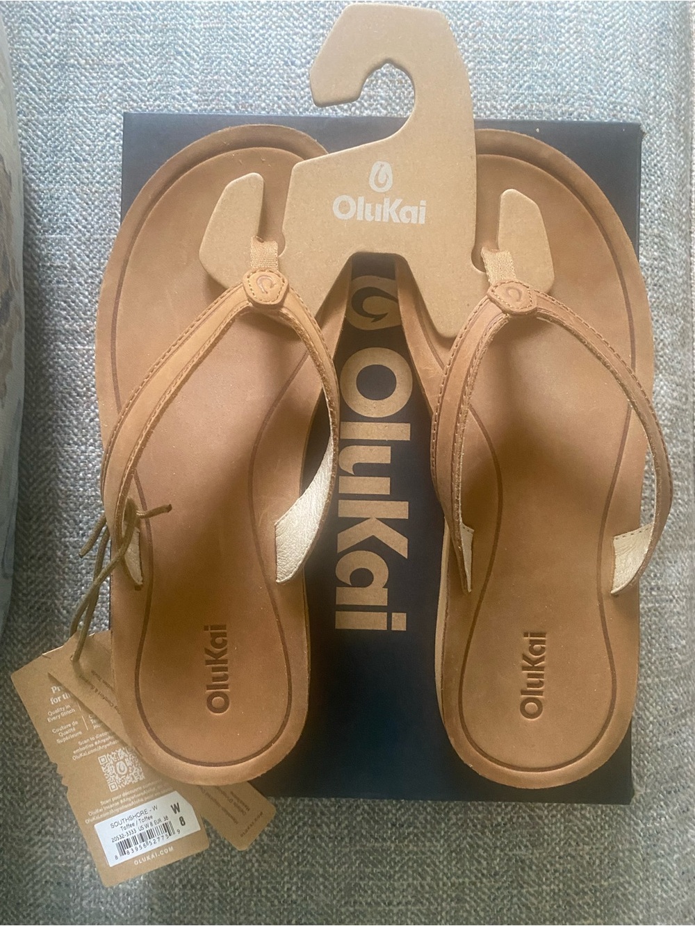 OluKai Southshore Women’s Toffee Leather Flip Flop Sandals Size 8
